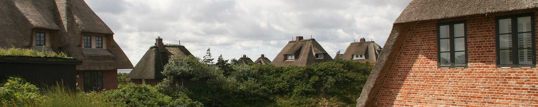 Idyllische Reetdachhäuser auf Sylt